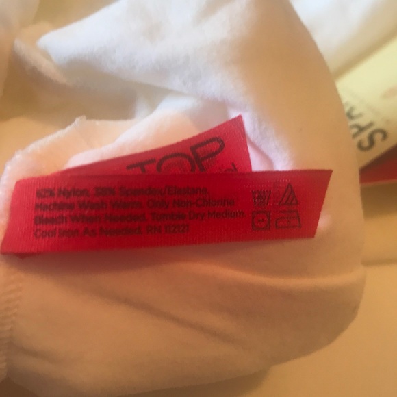 4/25$ Spanx Chic Sleeveless Turtleneck - Picture 7 of 8